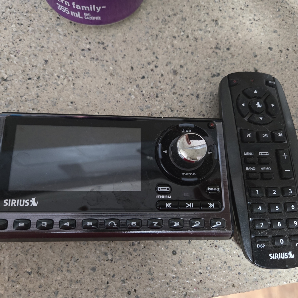 Sirius Satellite Radio Receiver with Remote
